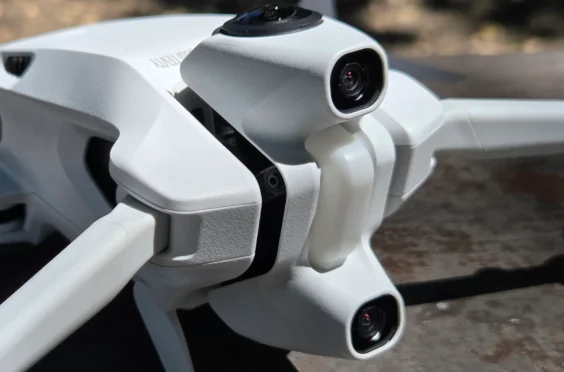 Дрон Insta360 Antigravity A1 со складывающимися лучами и 360-градусной камерой