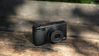 Основное товарное фото камеры Ricoh GR IV