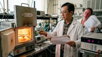 чип работает при 700 градусах